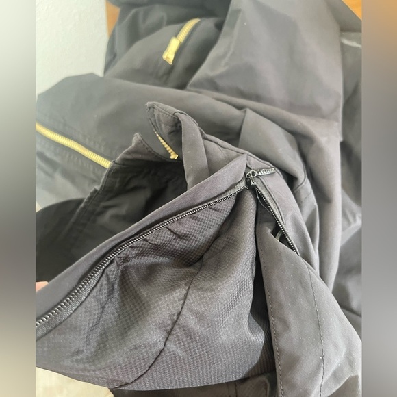 Athleta rain coat size medium - Picture 13 of 13